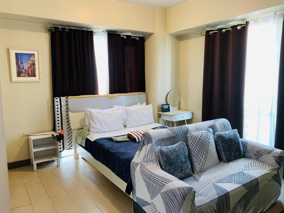 Two Palm Tree Villas Condominium - Studio 8Th Fl With Balcony - Across Terminal 3 Airport Pasay Exterior photo